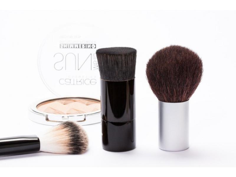 <abbr title=Translation missing (nl)></picture>Makeup Brush</abbr>